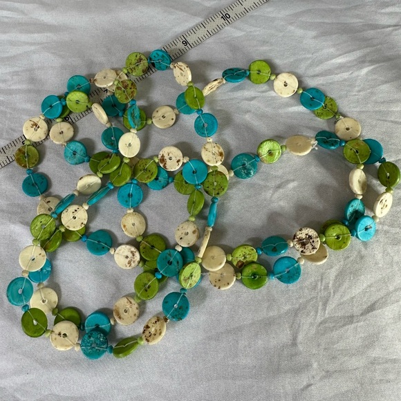 Splatter wood beaded necklace - Picture 6 of 8